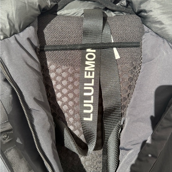 Lululemon Winter Warrior Parka - Picture 5 of 6